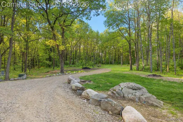 500 Hawk High Hill RD, Metamora Township, MI 48455