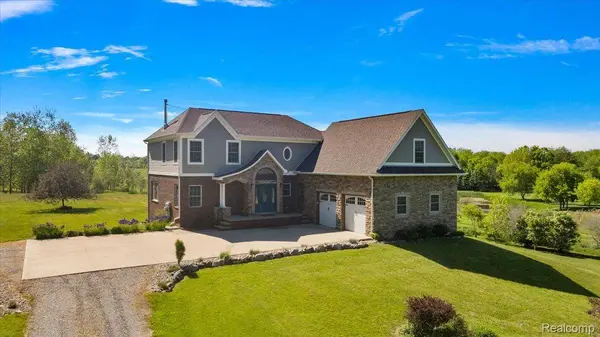 5035 Hidden Ridge DR, Hadley Township, MI 48455