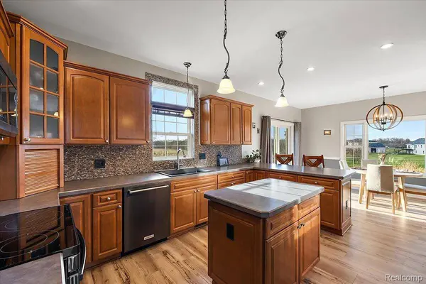5035 Hidden Ridge DR, Hadley Township, MI 48455