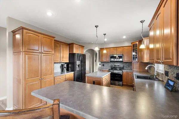 5035 Hidden Ridge DR, Hadley Township, MI 48455