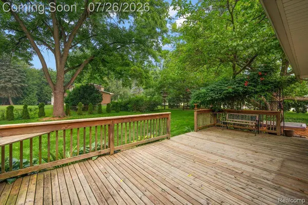 1506 Ledbury DR, Bloomfield Charter Township, MI 48304