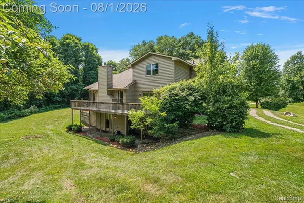 1650 Cobblestone LN, Oxford Charter Township, MI 48371