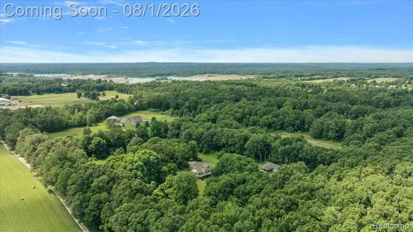 1650 Cobblestone LN, Oxford Charter Township, MI 48371