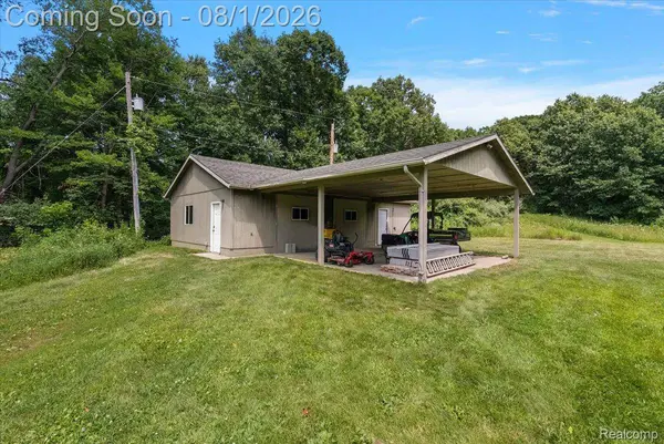 1650 Cobblestone LN, Oxford Charter Township, MI 48371