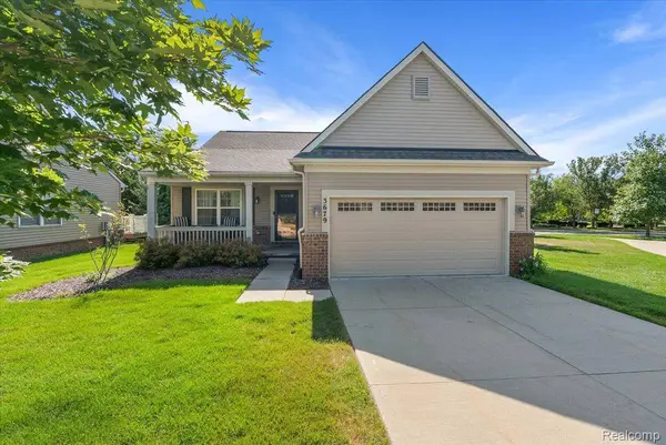 3679 W Madison AVE, Orion Charter Township, MI 48359