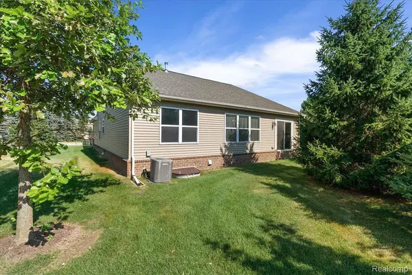 3679 W Madison AVE, Orion Charter Township, MI 48359
