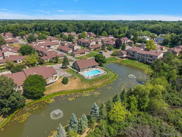 7092 Elmhurst, West Bloomfield Charter Township, MI 48322