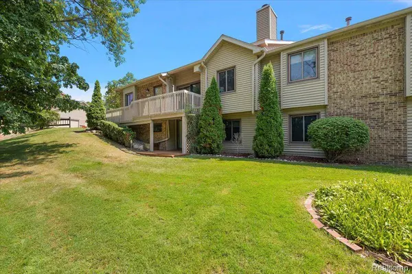 7092 Elmhurst, West Bloomfield Charter Township, MI 48322