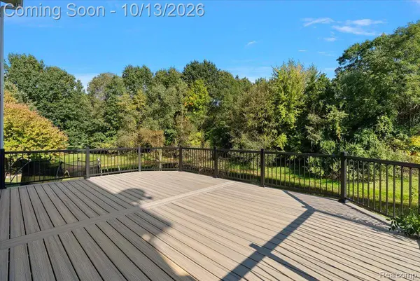 3055 Montclair DR, Orion Charter Township, MI 48348