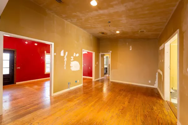 2907 Pinecrest DR, Austin, TX 78757