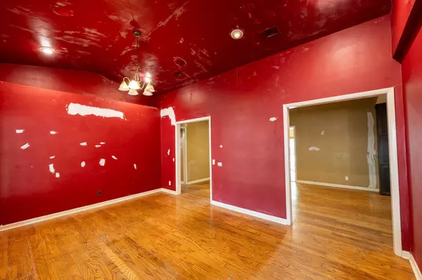 2907 Pinecrest DR, Austin, TX 78757