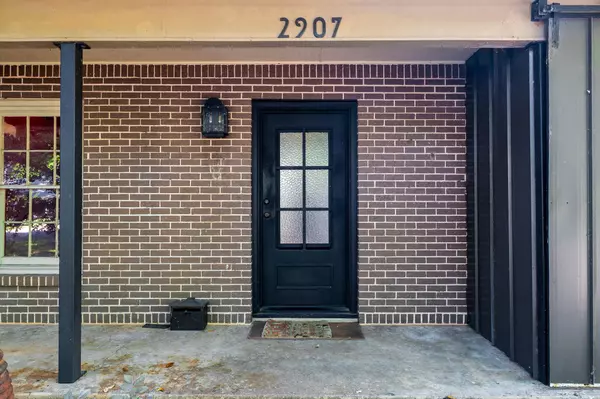 2907 Pinecrest DR, Austin, TX 78757