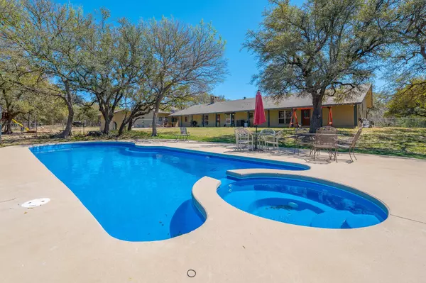 2700 County Road 224, Florence, TX 76527