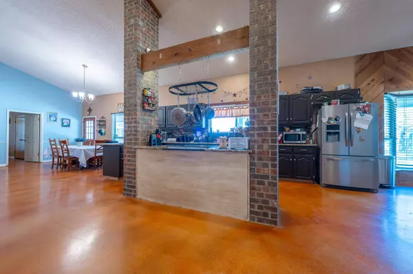 2700 County Road 224, Florence, TX 76527