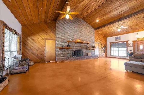 2700 County Road 224, Florence, TX 76527