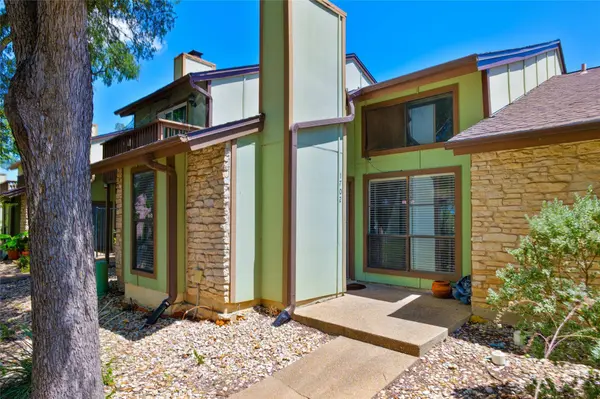 1702 Timber Ridge DR, Austin, TX 78741