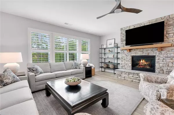 504 Michigan CIR, Hoschton, GA 30548