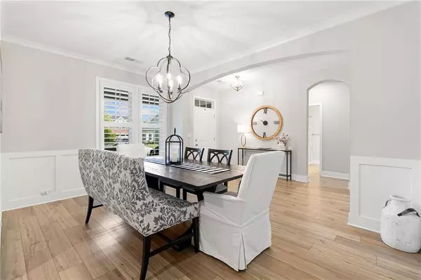 504 Michigan CIR, Hoschton, GA 30548