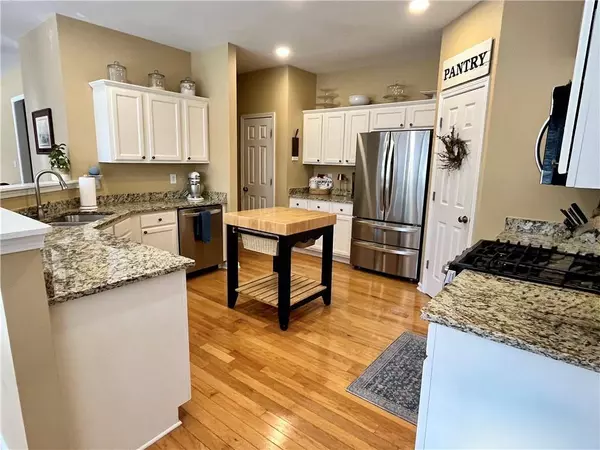 2472 Walnut Tree LN, Buford, GA 30519