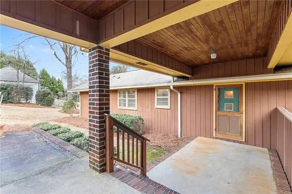 571 Greenvalley DR, Winder, GA 30680