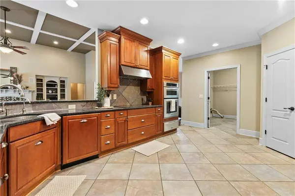 1178 ANTRIM GLEN DR, Hoschton, GA 30548