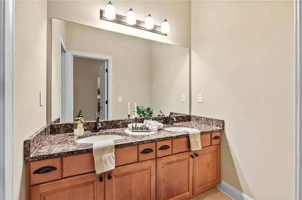 1178 ANTRIM GLEN DR, Hoschton, GA 30548