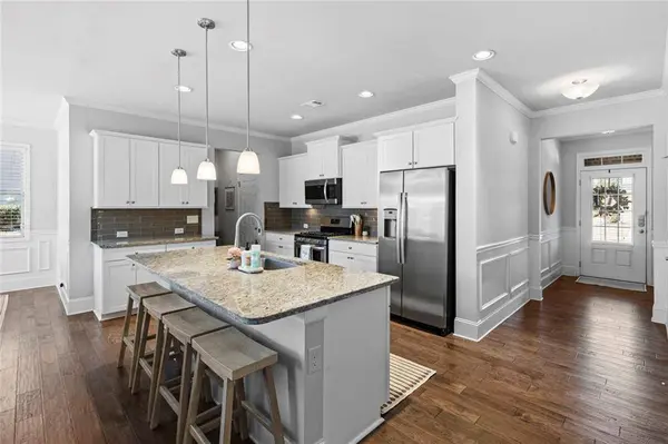 6647 Rivergreen RD, Flowery Branch, GA 30542