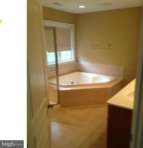 3650 THOMASSON CROSSING DR, Triangle, VA 22172