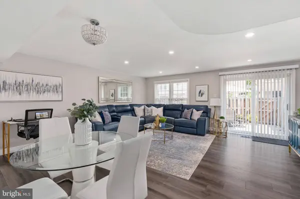 2504 WINDBREAK DR, Alexandria, VA 22306