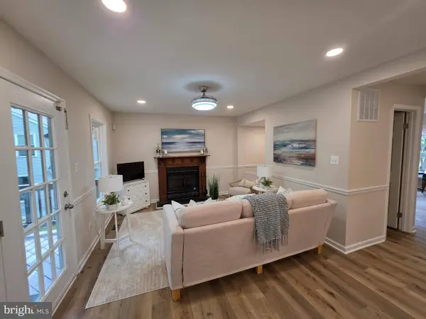 4749 SHADOW OAK CT, Dumfries, VA 22025