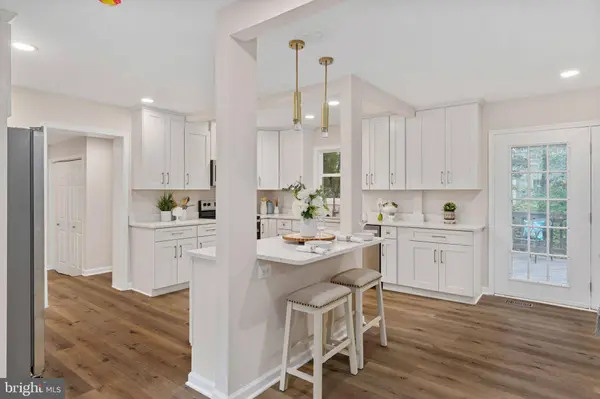 4749 SHADOW OAK CT