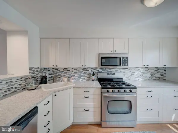 3022 KINGS VILLAGE RD, Alexandria, VA 22306