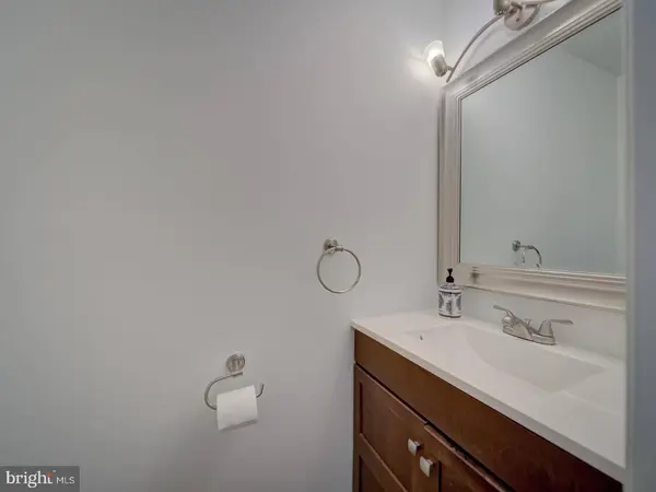 3022 KINGS VILLAGE RD, Alexandria, VA 22306