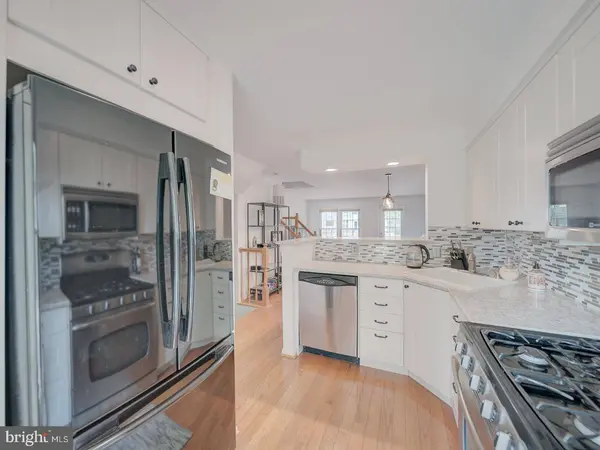 3022 KINGS VILLAGE RD, Alexandria, VA 22306