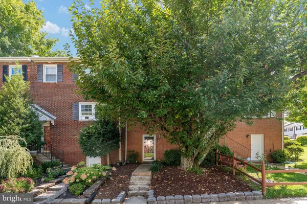 4305 ENSBROOK LN, Woodbridge, VA 22193