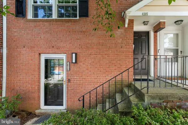 4305 ENSBROOK LN, Woodbridge, VA 22193