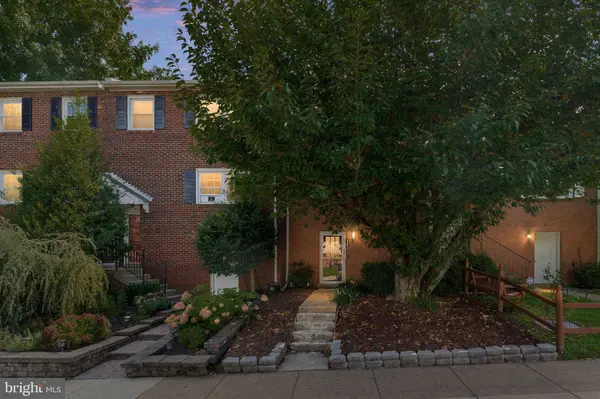 4305 ENSBROOK LN, Woodbridge, VA 22193
