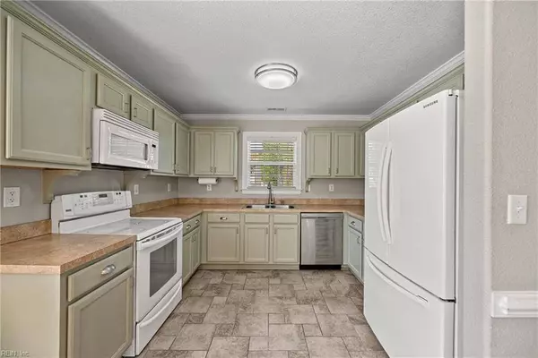 145 Kristen LN, Suffolk, VA 23434