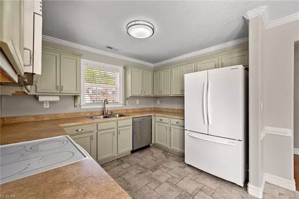 145 Kristen LN, Suffolk, VA 23434