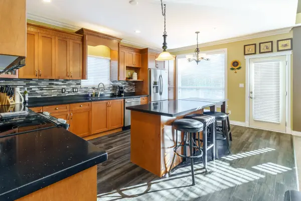 19178 117a AVE, Pitt Meadows, BC V3Y 2R3
