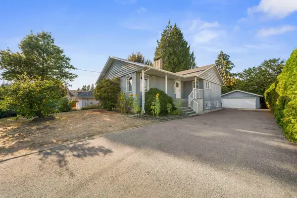 19475 116b AVE, Pitt Meadows, BC V3Y 1G1