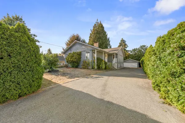 19475 116b AVE, Pitt Meadows, BC V3Y 1G1