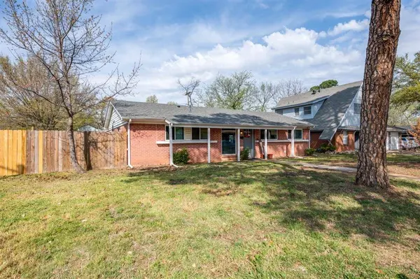 1620 Warren Lane, Fort Worth, TX 76112