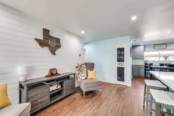 1620 Warren Lane, Fort Worth, TX 76112