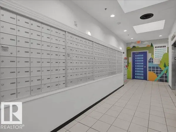 #708 10024 JASPER AV NW, Edmonton, AB T5J 1R9