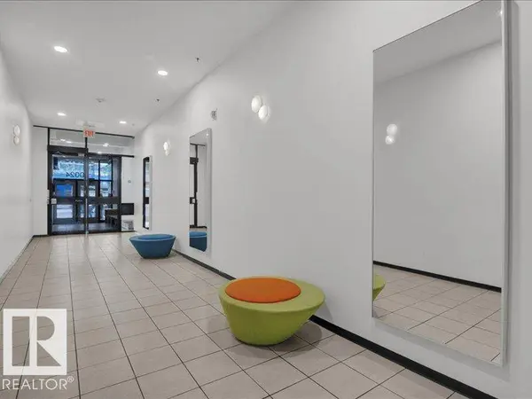 #708 10024 JASPER AV NW, Edmonton, AB T5J 1R9