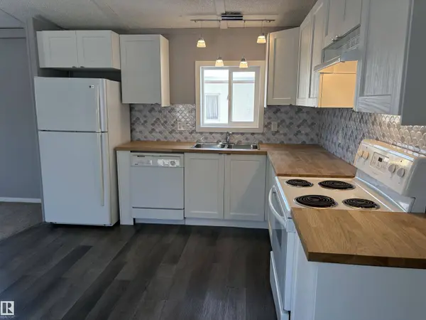 8 Evergreen Park DR NW, Edmonton, AB T5Y 6L6