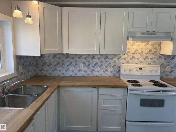 8 Evergreen Park DR NW, Edmonton, AB T5Y 6L6