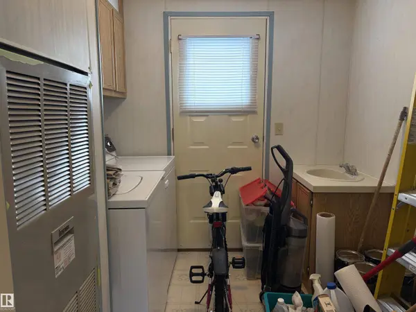 6 Evergreen Park Drive NW, Edmonton, AB T5Y 4M2