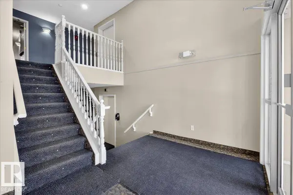 #101 8811 106A AV NW, Edmonton, AB T5H 3Y7